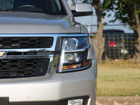 Used 2017 Chevrolet Tahoe LT w/ Luxury Package RWD image 21