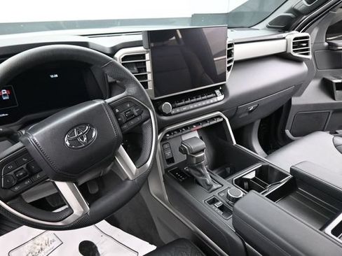 Used 2025 Toyota Tundra Limited AWD/4WD image 27