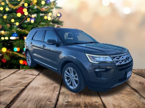 Used 2019 Ford Explorer XLT w/ Equipment Group 202A image 9
