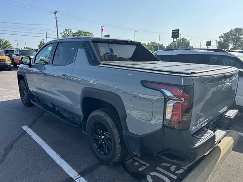 Used 2026 Chevrolet Silverado EV LT AWD/4WD image 6