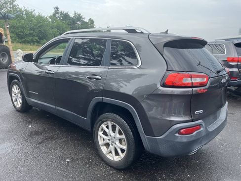 Used 2015 Jeep Cherokee Latitude FWD image 9