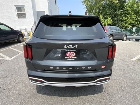 Used 2022 Kia Sorento S image 5