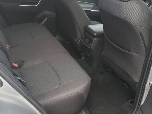 Used 2022 Toyota RAV4 LE image 11