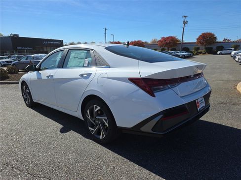 New 2026 Hyundai Elantra Limited image 8