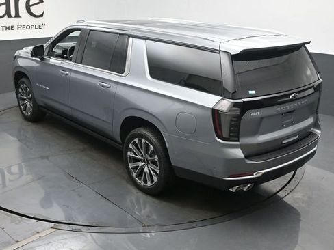 New 2026 Chevrolet Suburban High Country AWD/4WD image 20