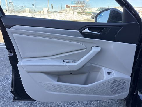 Certified 2025 Volkswagen Jetta S image 15