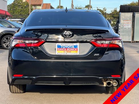 Used 2023 Toyota Camry SE image 5