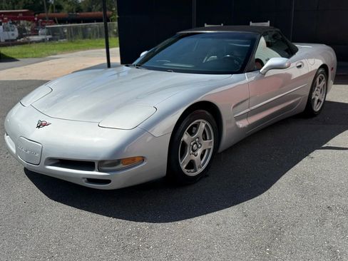 Used 1998 Chevrolet Corvette Convertible w/ Memory Pkg RWD image 3