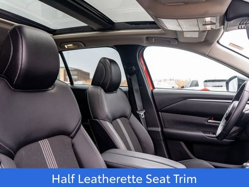 Used 2025 MAZDA CX-50 AWD 2.5 S w/ Premium Package image 13