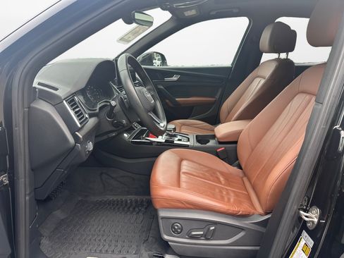 Used 2023 Audi Q5 2.0T Premium w/ Convenience Package AWD/4WD image 9