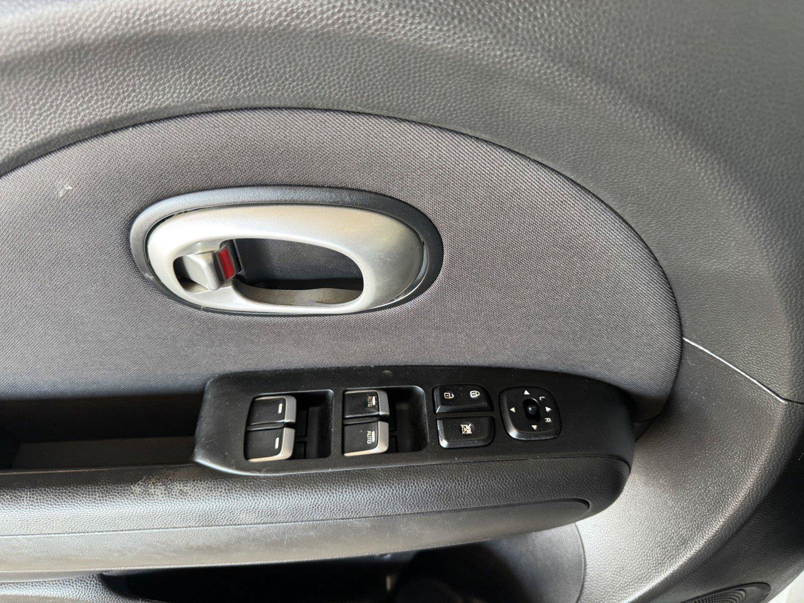 Used 2019 Kia Soul + FWD image 22