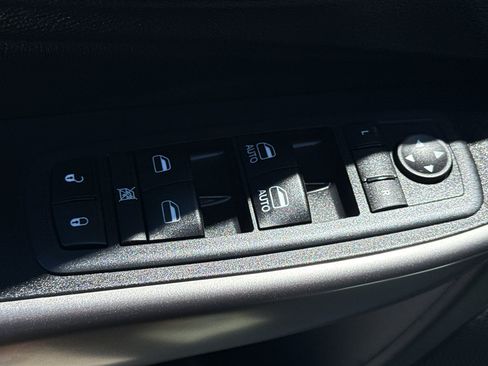 Used 2020 Jeep Cherokee Limited AWD/4WD image 12