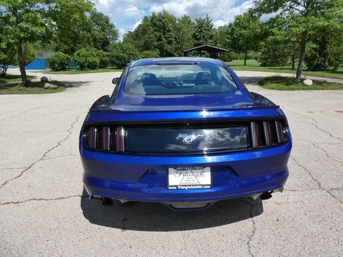 Used 2015 Ford Mustang Coupe RWD image 6