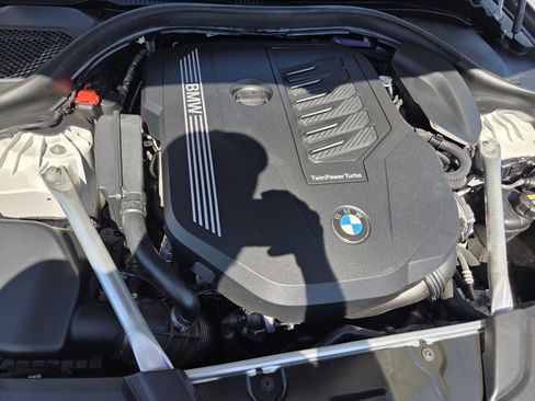 Used 2021 BMW 540i w/ Premium Package image 18