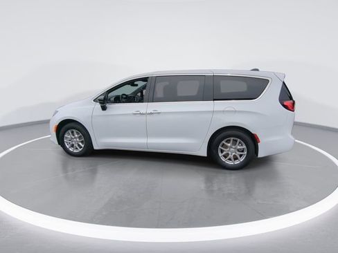 New 2026 Chrysler Voyager LX image 5