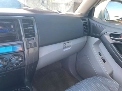 Used 2006 Toyota 4Runner SR5 AWD/4WD image 28