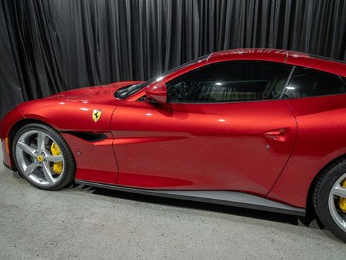 Used 2020 Ferrari Portofino image 5