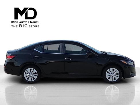 Used 2025 Nissan Sentra S image 6