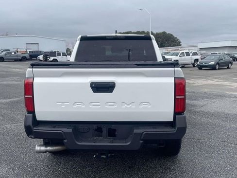 Used 2024 Toyota Tacoma SR image 5