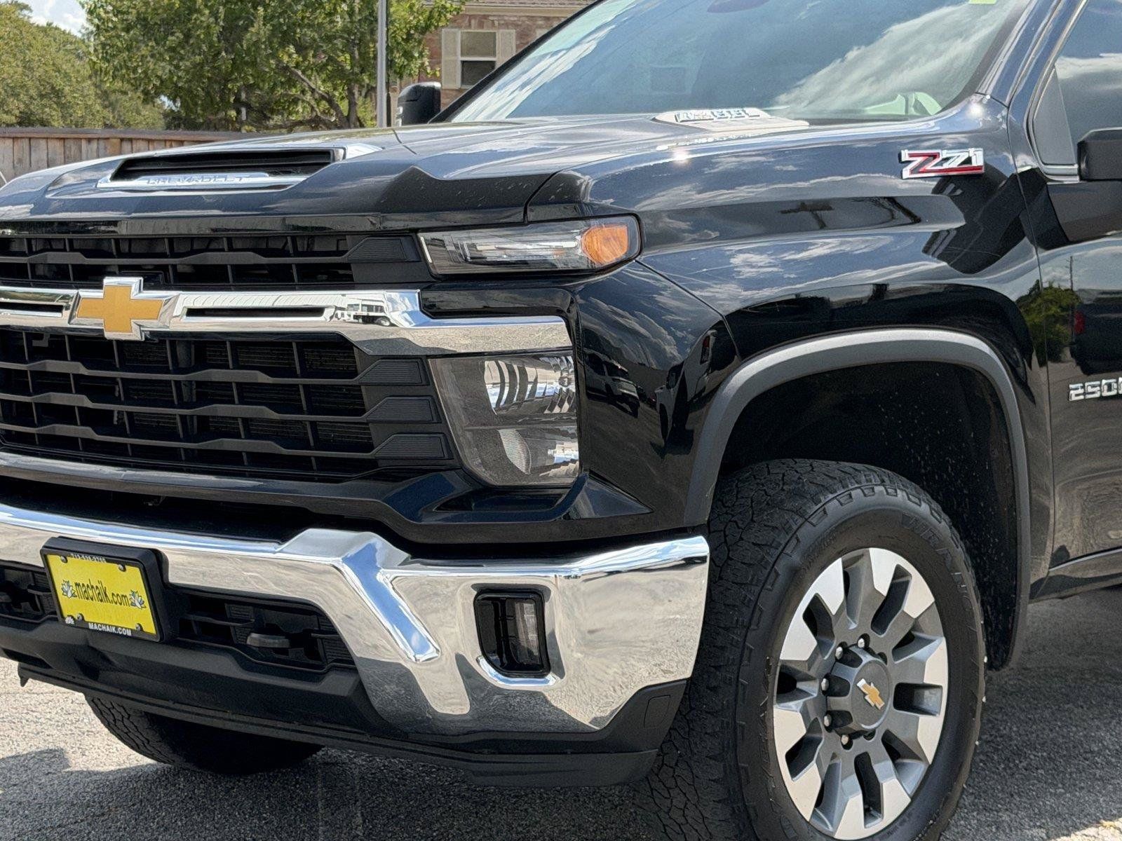 Used 2025 Chevrolet Silverado 2500 LT AWD/4WD image 9