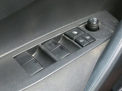 Used 2022 Toyota Corolla LE FWD image 27