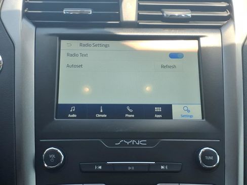 Certified 2020 Ford Fusion SE FWD image 15