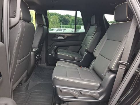 Used 2025 GMC Yukon Elevation w/ LPO, Floor Liner Package AWD/4WD image 17