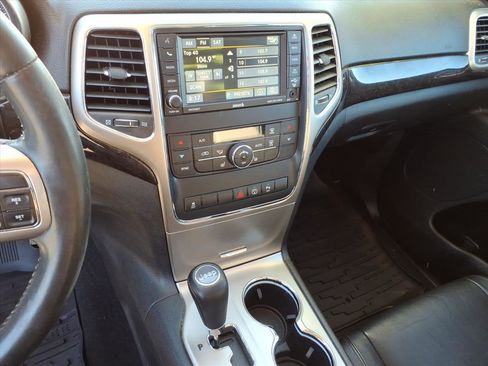 Used 2013 Jeep Grand Cherokee Laredo image 34