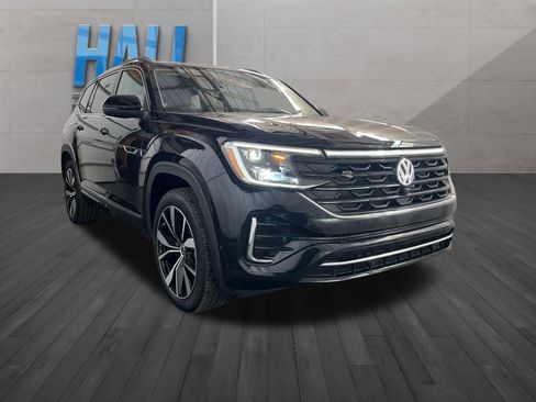 Certified 2024 Volkswagen Atlas SEL Premium R-Line image 8