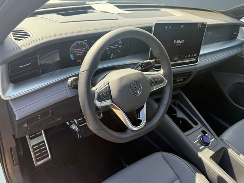 New 2026 Volkswagen Tiguan SE R-Line image 4