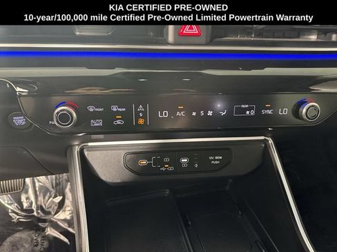 Certified 2025 Kia Carnival SX Prestige FWD image 8