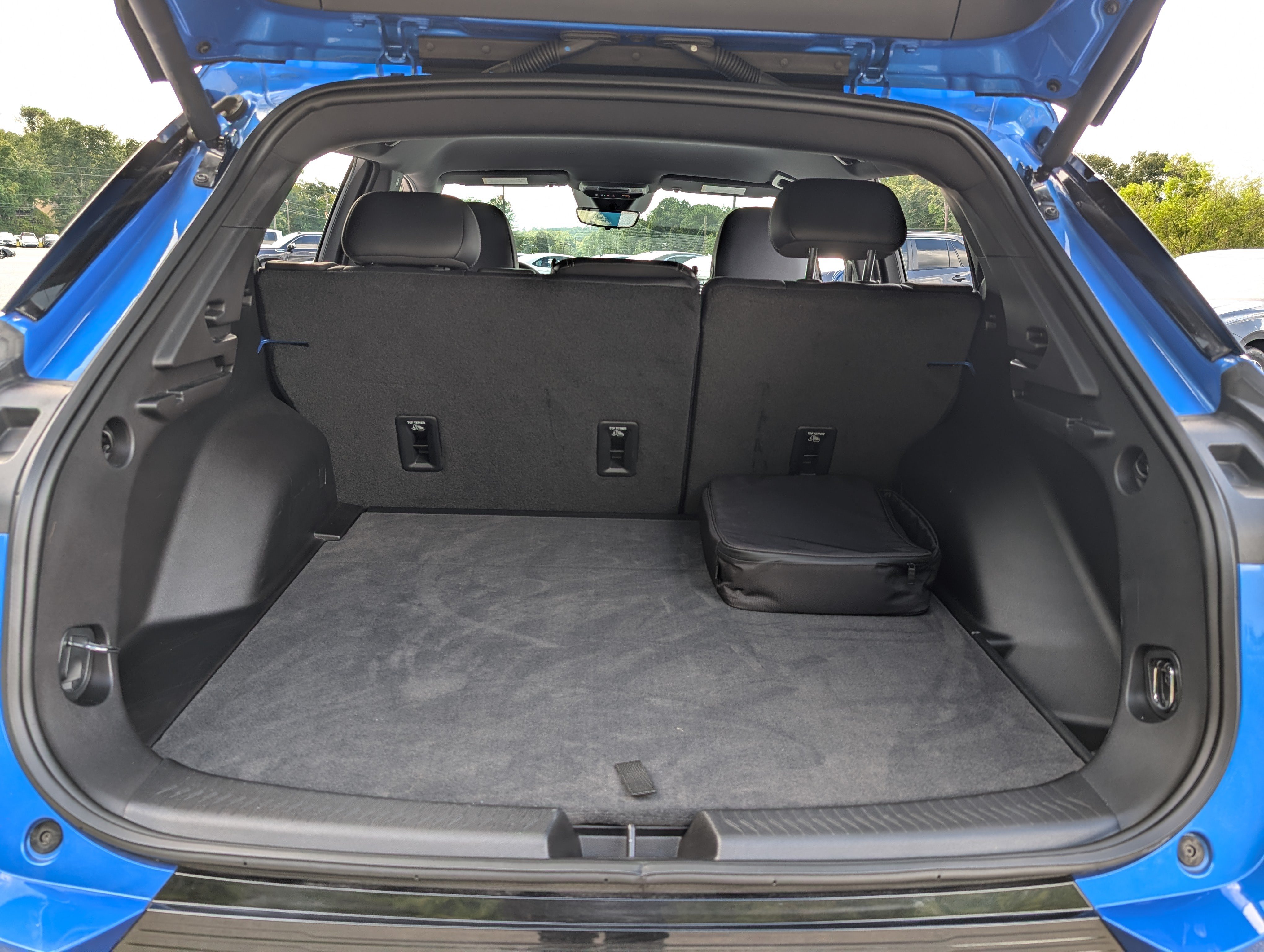 Used 2025 Chevrolet Equinox EV LT w/ Convenience Package II FWD image 18