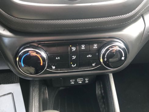 Used 2022 Chevrolet TrailBlazer LT FWD image 31