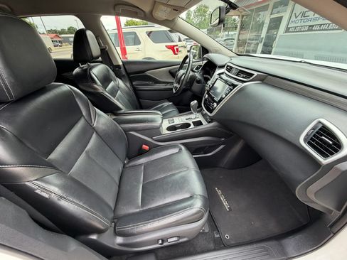 Used 2018 Nissan Murano SL w/ Midnight Edition Package FWD image 10