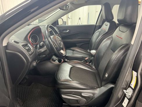 Used 2019 Jeep Compass Trailhawk AWD/4WD image 19