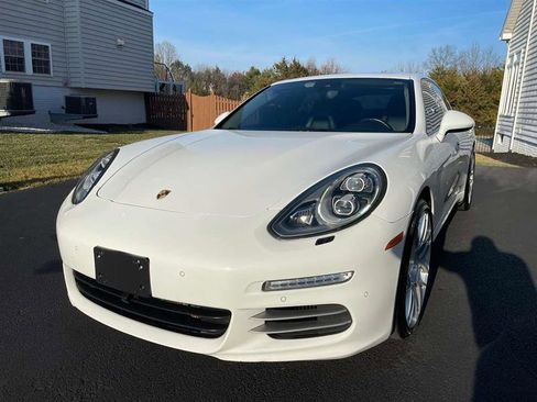 Used 2014 Porsche Panamera 4S image 2