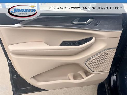 Used 2022 Jeep Grand Cherokee L Limited w/ Luxury Tech Group II image 22