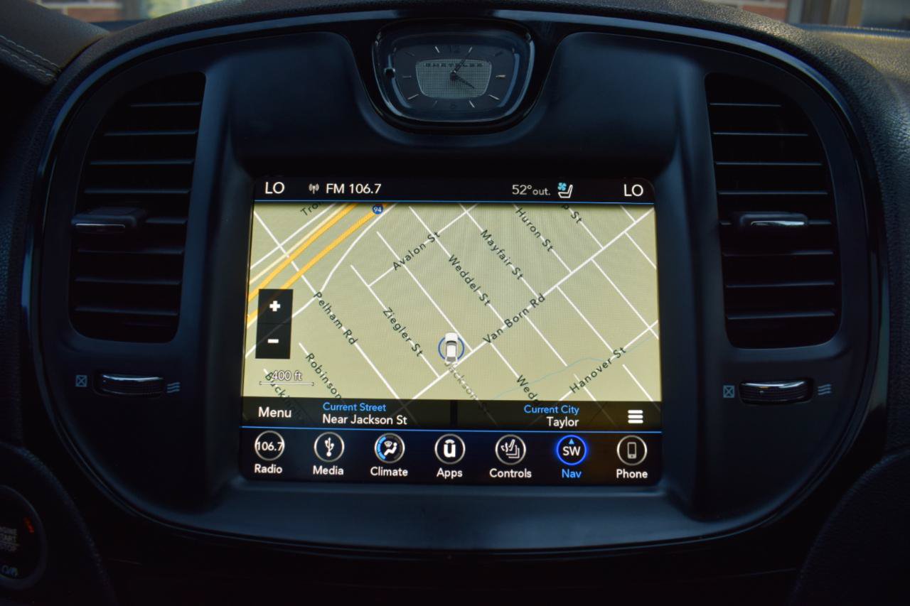 Used 2018 Chrysler 300 S w/ 300S Premium Group 2 AWD/4WD image 28