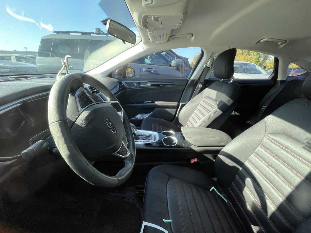 Used 2014 Ford Fusion SE FWD image 8