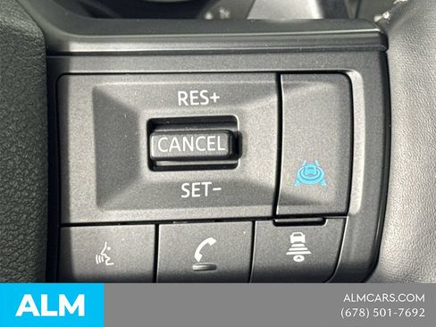 Used 2025 Nissan Rogue SV FWD image 29
