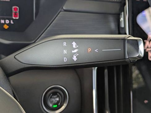 Used 2024 GMC Acadia Elevation FWD image 8