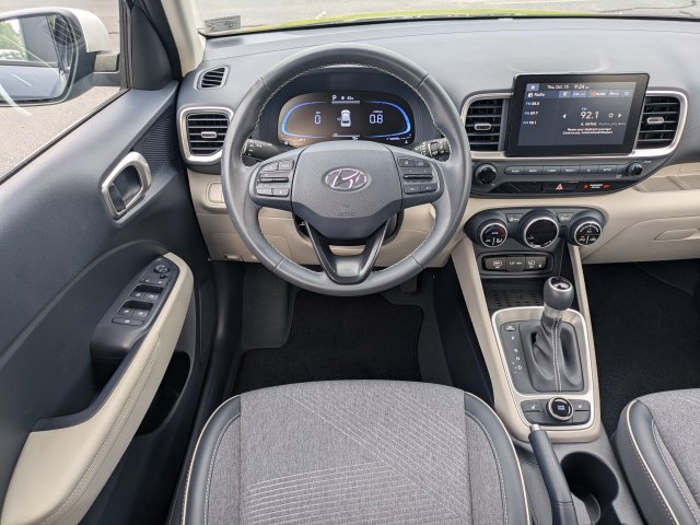 Certified 2026 Hyundai Venue SEL FWD image 16