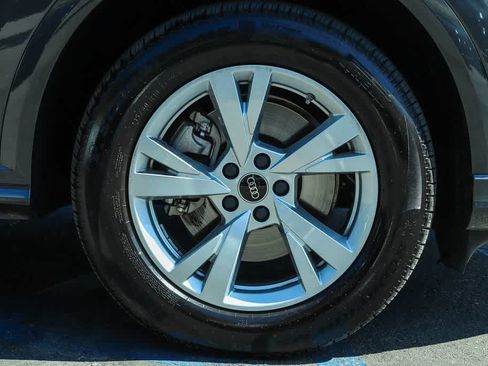 Used 2025 Audi Q5 Premium w/ Convenience Package AWD/4WD image 8