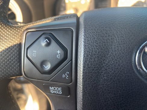 Used 2021 Toyota Tacoma TRD Off-Road image 10