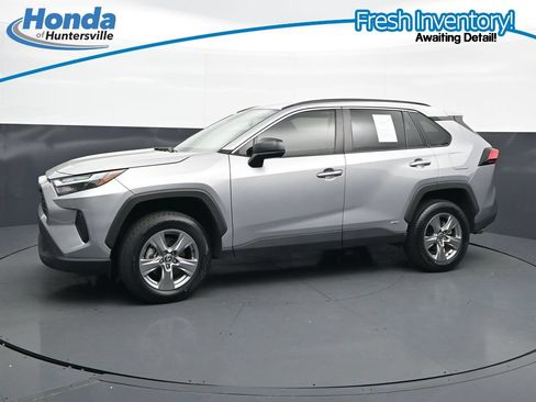 Used 2024 Toyota RAV4 LE AWD/4WD image 6