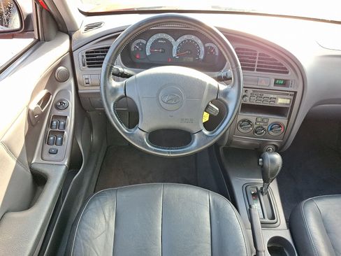 Used 2003 Hyundai Elantra GLS FWD image 11