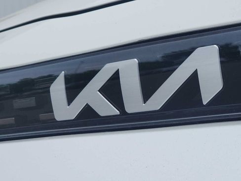 Used 2024 Kia Soul S FWD image 30