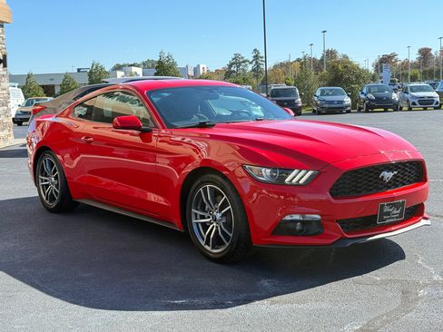 Used 2017 Ford Mustang Coupe image 6