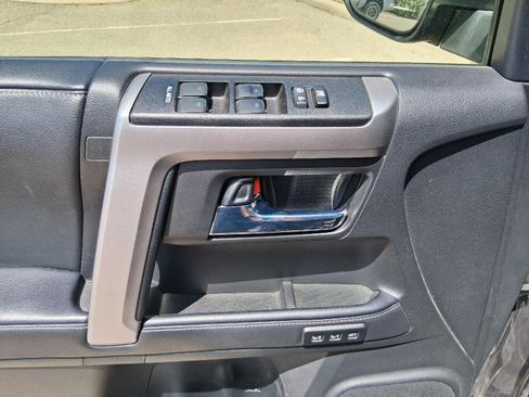 Used 2023 Toyota 4Runner Limited AWD/4WD image 18