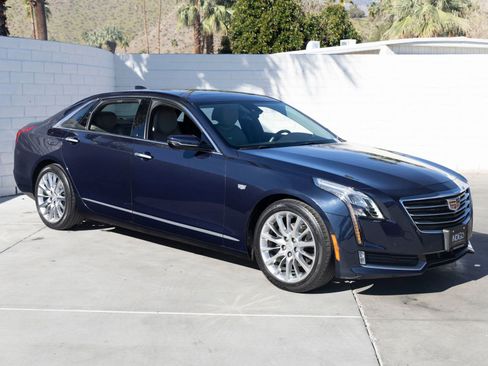 Used 2016 Cadillac CT6 Luxury image 2